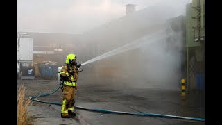 Grote brand in silo op bedrijfsterrein James Wattweg Vlaardingen [upl. by Soisinoid238]