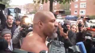 Shannon Briggs goes crazy at Wladimir Klitschko´s presstraining [upl. by Unity223]