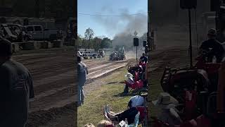 Allis Chalmers D19 Diesel Tractor Pull allischalmers tractorpulling tractorcompetition farm [upl. by Acimad]