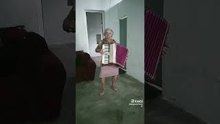 Dona Margarida a vovó Sanfoneira youtubeshorts shortvideo vovónamídia dancarforro [upl. by Shiller]