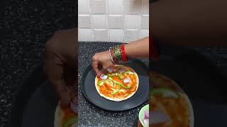 Pizza sauce Ghar me Khali hogaya ho to pizza ko is tarah se banaiye or pizza ko Enjoy kijiye shorts [upl. by Voleta]