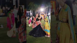 Ayee haaloo garba navratri garbadance dandiya explore new garbekiraat dentalschoollife fyp [upl. by Llertnauq789]