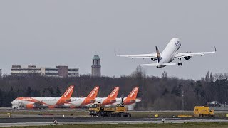 Klarer Himmel über Deutschland 80 Prozent weniger Flugverkehr [upl. by Everest]