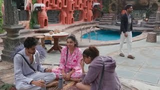 DIGVIJAY SINGH NE KIYA ISHA AVINASH KO IGNORE TO ISHA AVINASH KA AAYA REACTIONBIGBOSS18LIVEUPDATE [upl. by Airetnuhs]