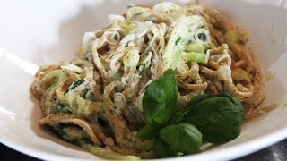 De Dagschotel  Spaghetti met courgette en crème van cashewnoten [upl. by Zoldi]