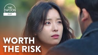 Park Hyungsik dives into a mob of zombies to save Han Hyojoo  Happiness Ep 3 ENG SUB [upl. by Aciretnahs247]