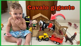 FAZENDINHA de BRINQUEDO do DAVI LUCAS BOI VACA  O CAVALO GIGANTE  COW BIG HORSE TRAINTOY FARM TOY [upl. by Nnaed]