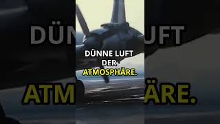 Warum Flugzeuge Kondensstreifen hinterlassen 🌤️✈️ facts fakten flugzeug [upl. by Llenrev]