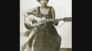 Memphis Minnie  Hoodoo Lady Blues [upl. by Siegel]