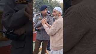 traffic police is in action in Srinagar trafficpolice srinagar kashmirvelley [upl. by Aicire]