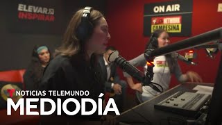 Estación de radio en español combate la desinformación en varios estados  Noticias Telemundo [upl. by Walters866]