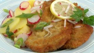 Rezept Wiener Schnitzel mit selbstgemachtem Kartoffelsalat [upl. by Aierdna]