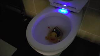 illuminated toilet seat  Croydex [upl. by Anitsyrhk]