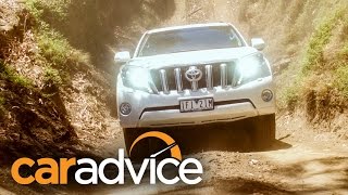 Should you turn traction control off when off road  Toyota LandCruiser Prado VX [upl. by Sutelc]