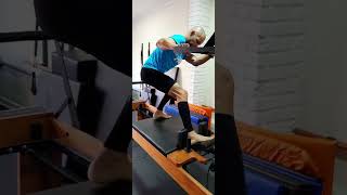 Joelho  Fortalecimento de ligamentos com ReformerPilates [upl. by Pietje]