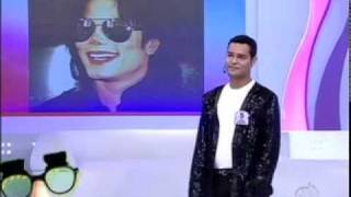 JEAN WALKER canta igual Michael Jackson  TUDO É POSSÍVEL Ana Hickmann 13022011 [upl. by Kore]