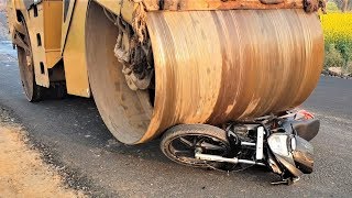 बाइक की चटनी बन गई जब चढ़ा रोड रोलर  BIKE VS ROAD ROLLER  CRAZY XYZ [upl. by Grote]