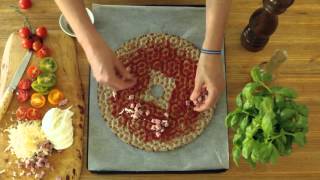 How to bake a Crispbread Pizza [upl. by Ahsemak]