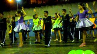 A Grande Familia  Dudu Nobre Coreografiawmv [upl. by Ellecrad]