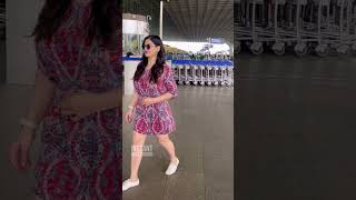 Zarine Khan aapko kaisi lagti hai shorts zareenkhan bollywood song fashion hot [upl. by Adriana]