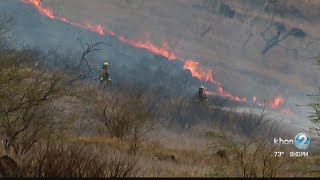 Nanakuli brush fire  Helelua Rd [upl. by Eivla]