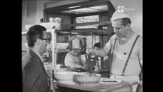 Documentario sulla pizza a Napoli del 1967 [upl. by Dnomsed594]