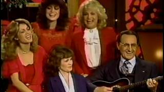 BARBARA MANDRELL amp SISTERS WITH THEIR MOM amp DAD MARY amp IRBY CHRISTMAS 1989 125 [upl. by Gnek]