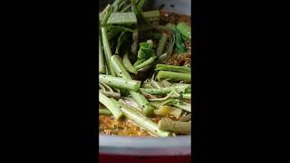 acacia concinna leaves fried ကင်ပွန်းချဉ်ရွက်ကြော်cooking recipe food yummy [upl. by Astiram]