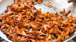 Easy and Fast Sautéed Chanterelle Mushrooms Chanterelles Recipe  EatSimpleFoodcom [upl. by Eikciv]