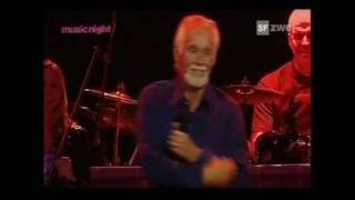 Kenny Rogers  Lucille LIVE [upl. by Germana742]