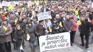 Slowakische Lehrer fühlen sich unterbezahlt  Streik [upl. by Sadnalor]