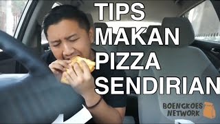 Boengkoes Review 39 Calzone  Dominos Pizza [upl. by Zebapda]