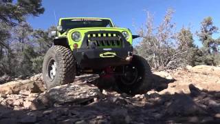 Jeep 4x4 School Tests the new Falken WildPeak MT tire Descending steep ledges [upl. by Scheers]