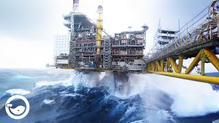 Life amp work in Extreme Conditions This is Why Offshore Oil Rig Workers Earn So much Money [upl. by Durkin]