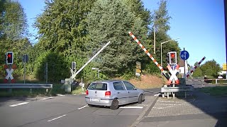 Spoorwegovergang Obererbach D  Railroad crossing  Bahnübergang [upl. by Dnalor620]