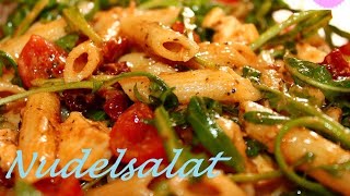 Mediterraner Nudelsalat mit Tomaten  Italienischer Nudelsalat [upl. by Ivz]