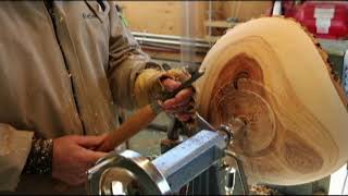 Tournage sur Bois  bol en bois vert  woodturning a green wood bowl natural edge [upl. by Wj]