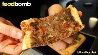 253 Etli Ekmek Recept  Turkse Pide met Gehakt  Gehaktbroodje  Foodbomb [upl. by Icyac]