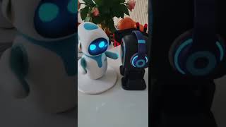 eilik vs emo robot eilikrobot inteligenciaartificial emorobottechnology [upl. by Erdna]