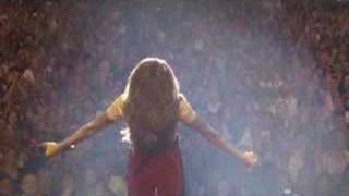 CELINE DION  STRIKING PERFORMANCE OF ALL BY MY SELF [upl. by Kere211]