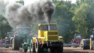 Советский трактор K700 КИРОВЕЦ против всех  Soviet tractor K700 KIROVETS against all [upl. by Ebarta675]