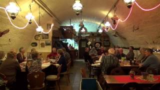 Burg  Evergreen laden zum mitsingen ein Taverne Burg LembergPfalz Germany 2013 Clip 2 [upl. by Alolomo]