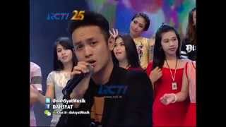 Gilang Dirga Ft The Drama King quotGood Byequot  dahSyat 03 November 2014 [upl. by Assenav]