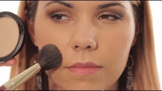 Tuto maquillage  comment cacher un bouton en 30 secondes [upl. by Ihcalam442]