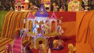 My Little Pony MLP  Princess Cadance and Shining Armor Wedding Castle playset review [upl. by Zailer]