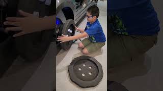 Watch and learn how to change tire using a hitech tool [upl. by Hebner]