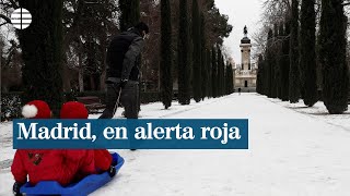 Madrid en alerta roja por nevadas por primera vez cierra El Retiro y otros ocho parques [upl. by Auqenaj366]