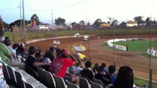 Craig Stevenson tire into crowd BIS Brisbane speedway [upl. by Krantz943]