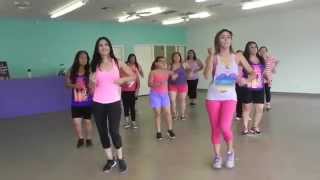 ZUMBA Selena quotEl Chico del Apartamento 512quot [upl. by Anelaj]