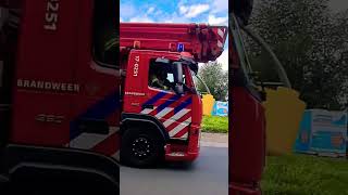 HW Maassluis naar gebouwbrand Maasland fypage fypシ゚viral maassluis brandweer 112 maasland [upl. by Aneekal911]